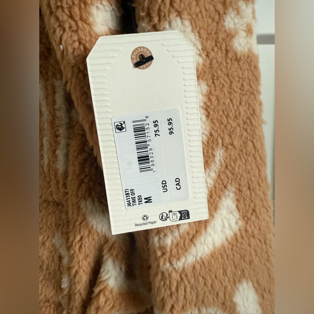 NWT Billabong Camel and Cream Half Zip - Picture 4 of 5